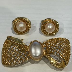 Brooch Faux Pearls Mesh Bow Gold Tone Vintage Pin Brooch & Clip Pearl Earrings